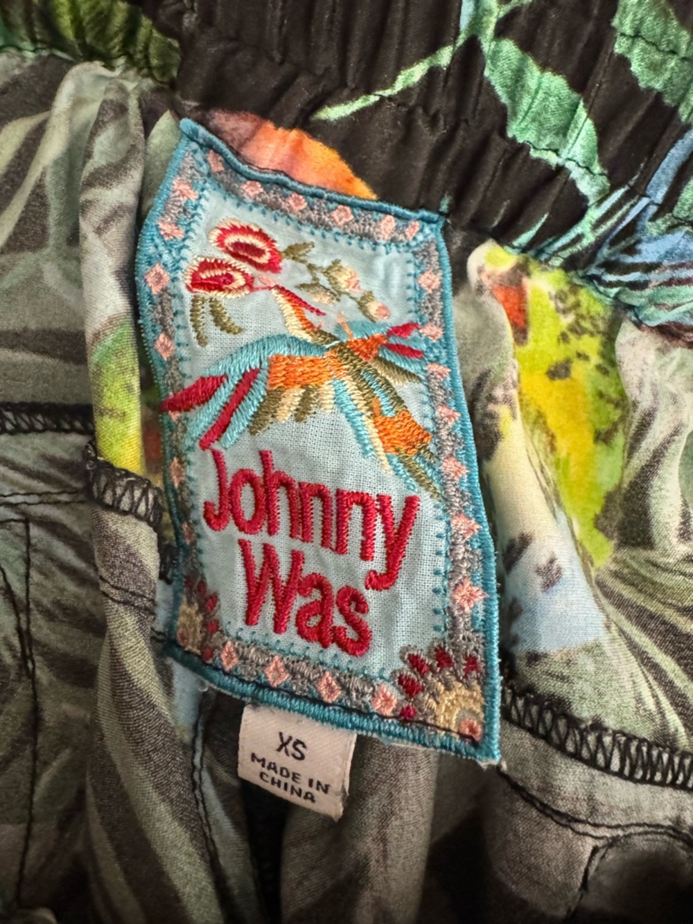 Johnny Was Tropical Print Jogger Pants - Black with Green & Multicolor Leaves - Picture 6 of 7